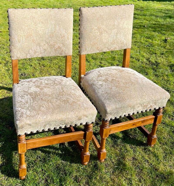 Paar antieke stoelen