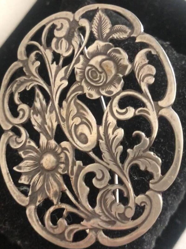 Antieke zilveren broche