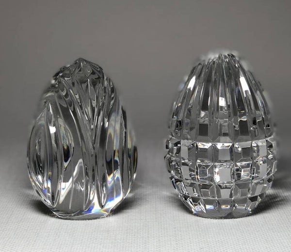 Twee Kristallen Fabergé eieren