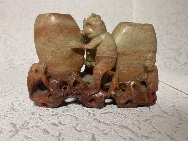 Chinese penseelhouder van speksteen