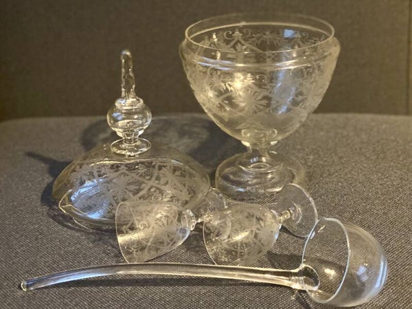 Antieken kristallen gemberpot met juslepel en 2 glazen