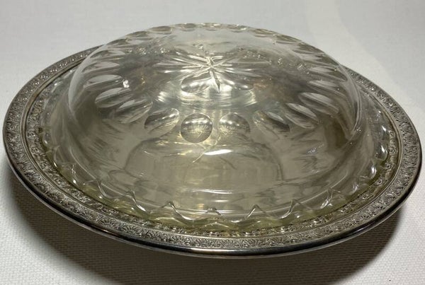 Verzilverde schaal met kristallen decoratie