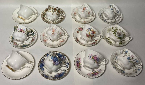 Set van 12 Royal Albert koppen & schotels