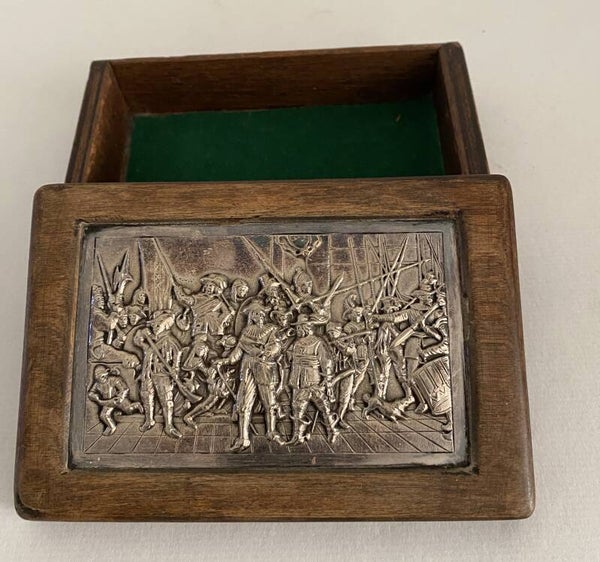 Sigarettendoos met verzilverde deksel van de nachtwacht