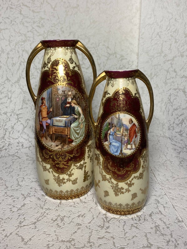 Twee Italiaanse Art Deco artistieke porseleinen vazen