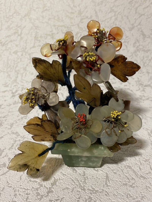 bonsai boompje van edelstenen