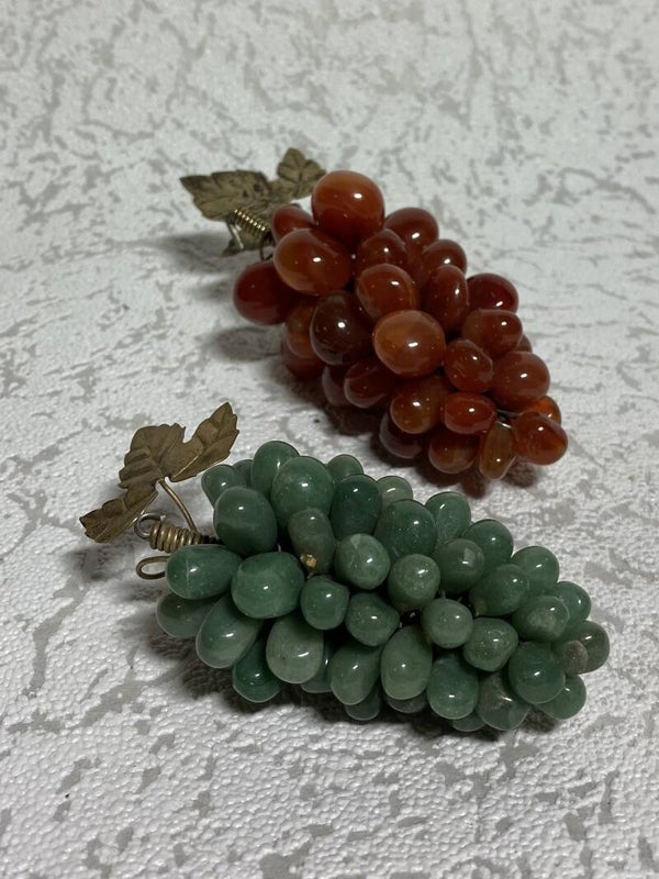 Twee Edelstenen Druiventrossen