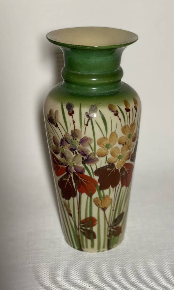 Art Nouveau hand geschilderde opaline vaas