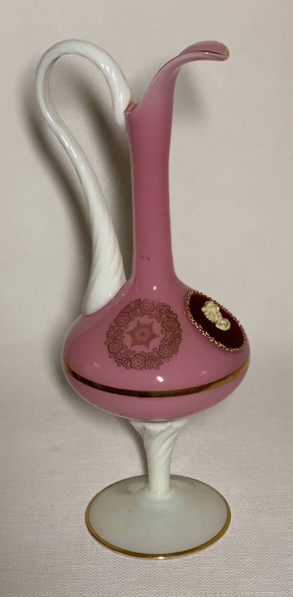 Franse roze geëmailleerde opaline karaf