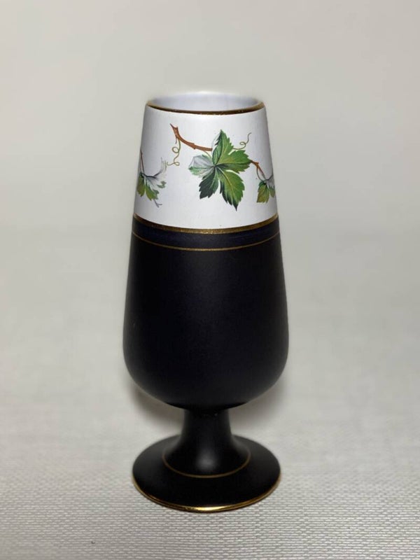 Vintage Gouda Holland vaas met druivenblad decor