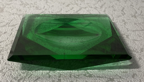 Emerald groene glazen asbak