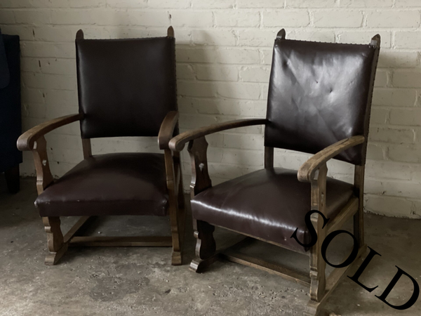 2 antieke armstoelen