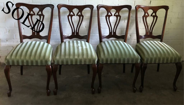 Set van 4 houten Art Deco stoelen met velvet zitplaats