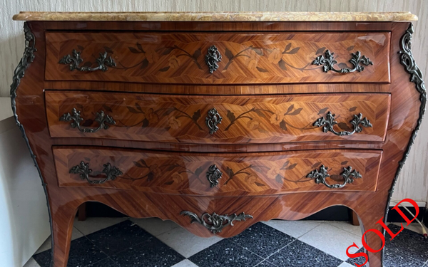 French Louis XV commode met marble