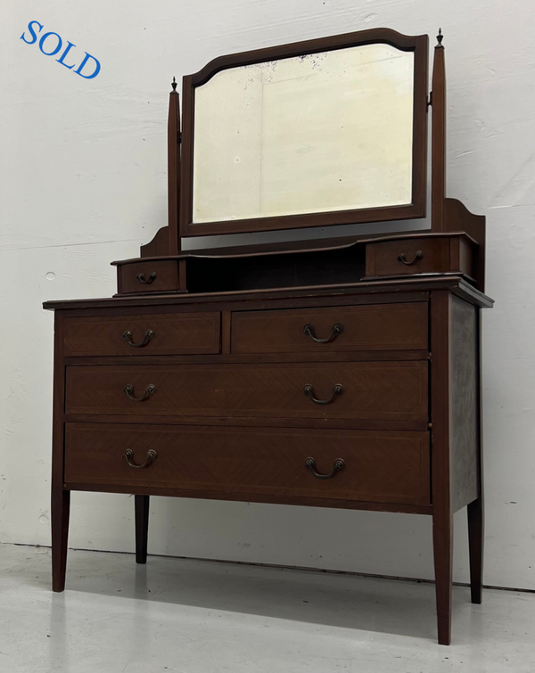 Engelse antieke kaptafel