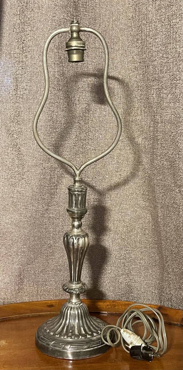 Verzilverde antieke lamp