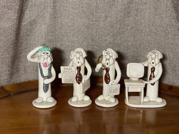 4 Tweeples whistle world '1981' aardewerk beeldjes