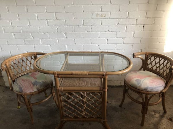 Rieten tuinstoelen en tafel set