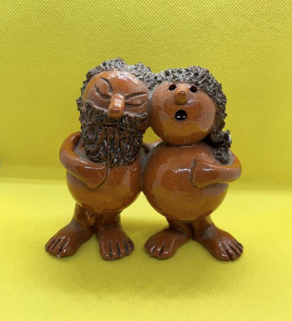Aardewerk beeldje van Adam & Eva