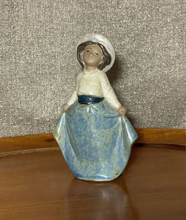 Liadro keramiek dame