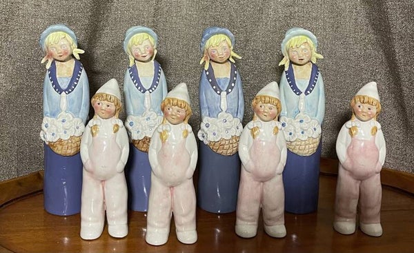 Groep meisjes antiek porselein