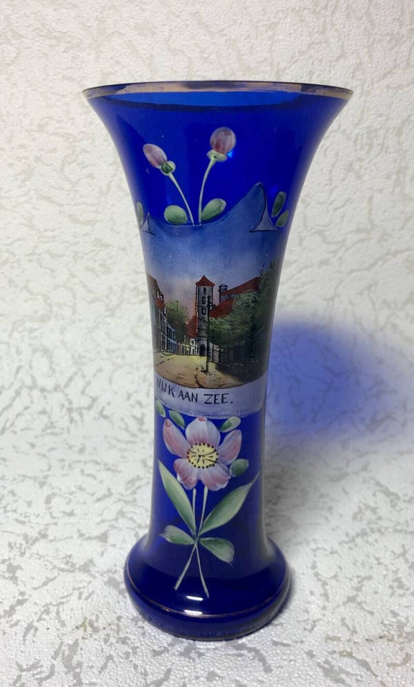 Blauwe gedecoreerde bloemvaas