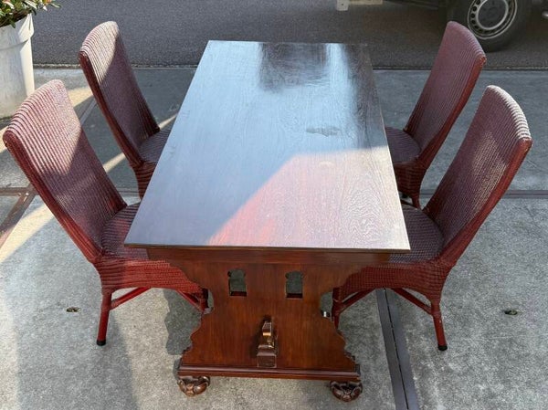 Set of 4  English Bordeaux Wicker garden dining chairs and vintage table