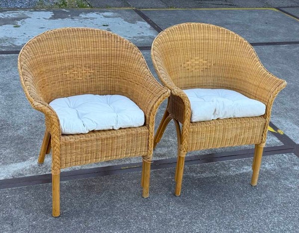 Pair of rottan vintage chair
