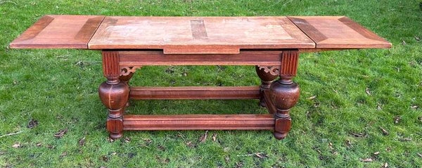 Antieke uitschuifbare eettafel