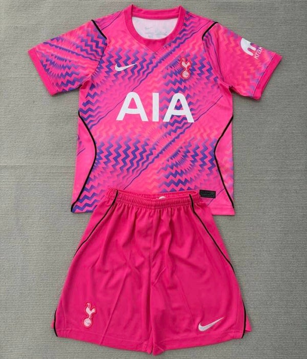 Tottenham 26/27 Pink Goalkeeper Kit