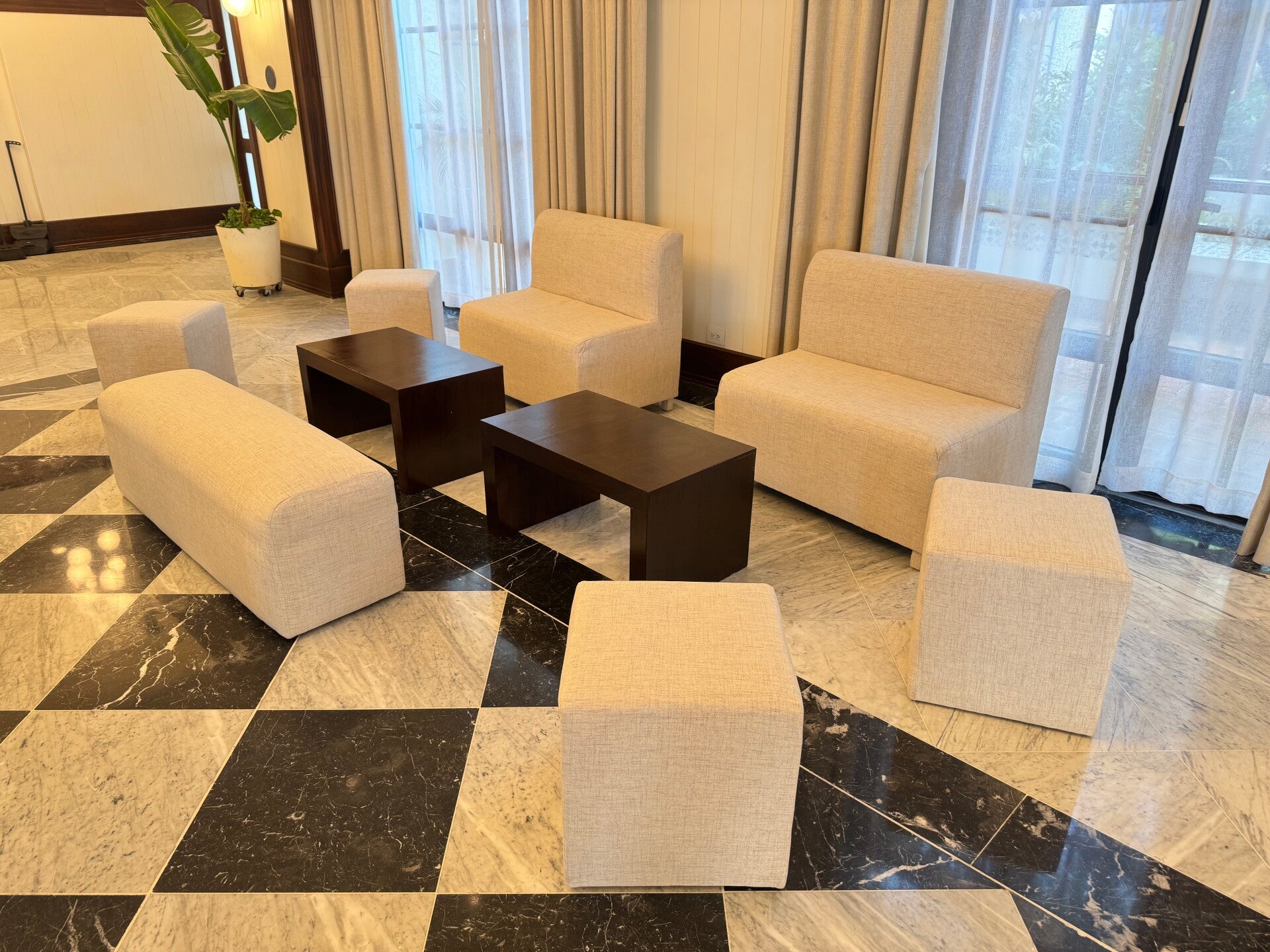 Salas Lounge