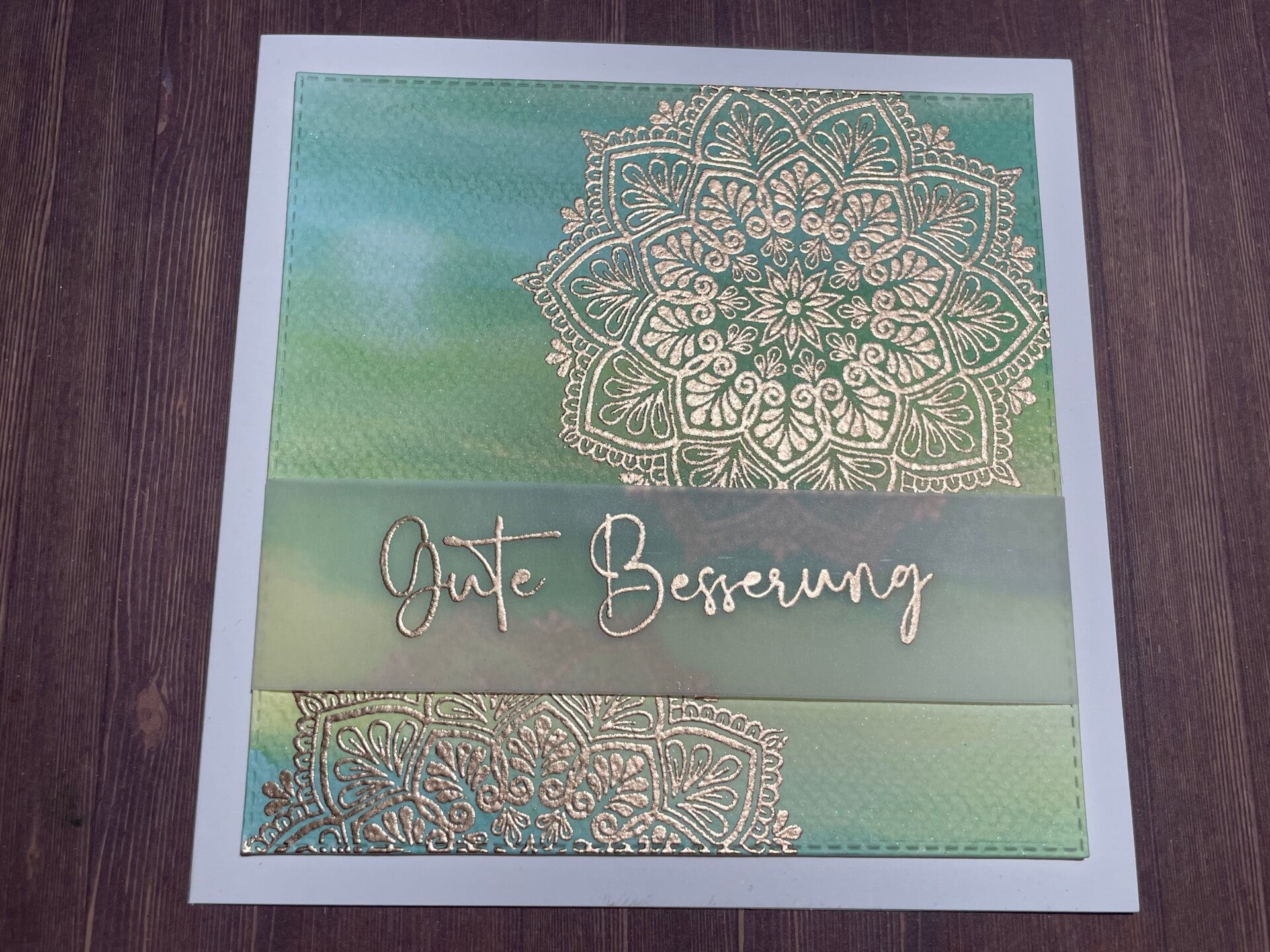 Genesung: Mandala gold auf Grüntönen