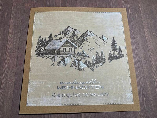 Weihnachten: Blockhaus im Winter - beige