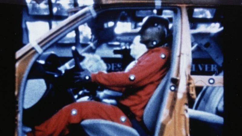 remmen en botsen - werking van een airbag