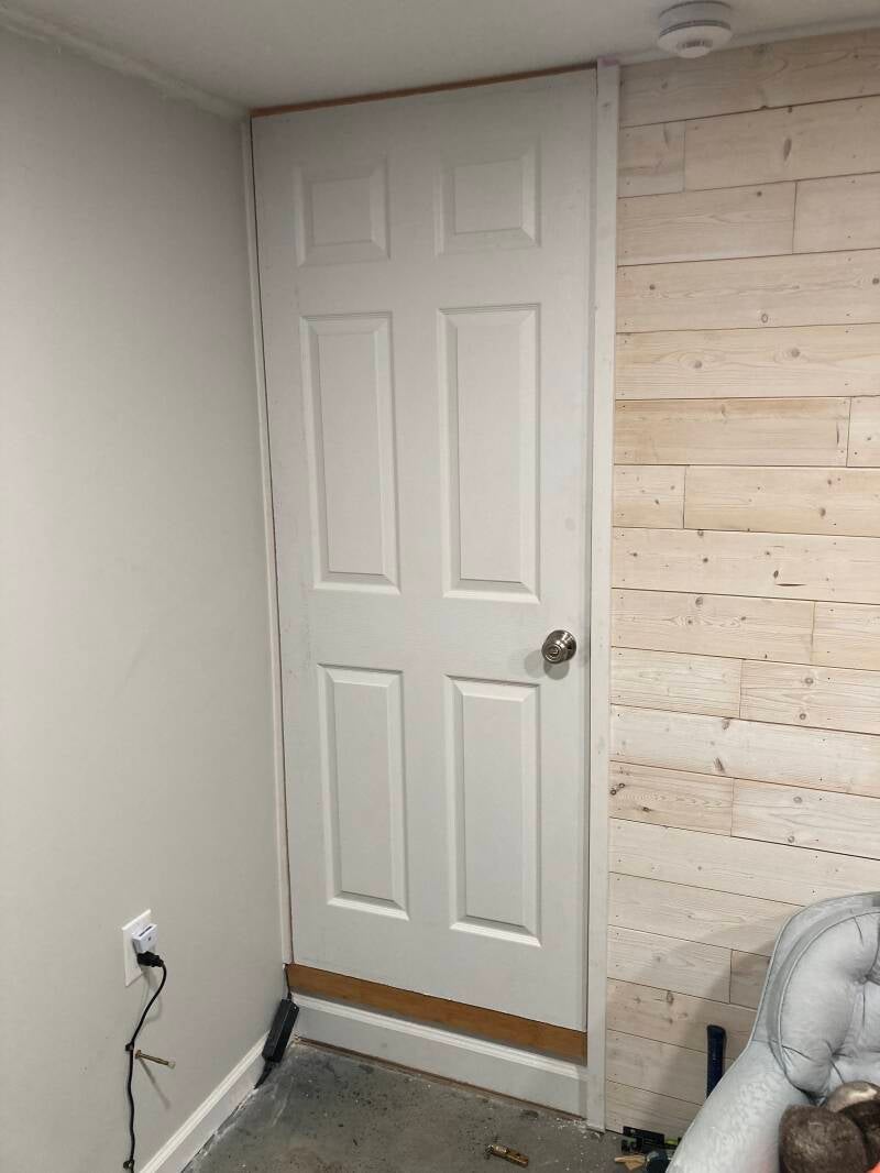 Installed door 