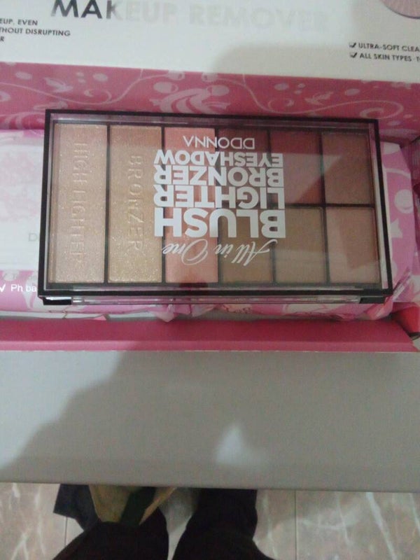 Sombras de ojos + iluminador + bronceador