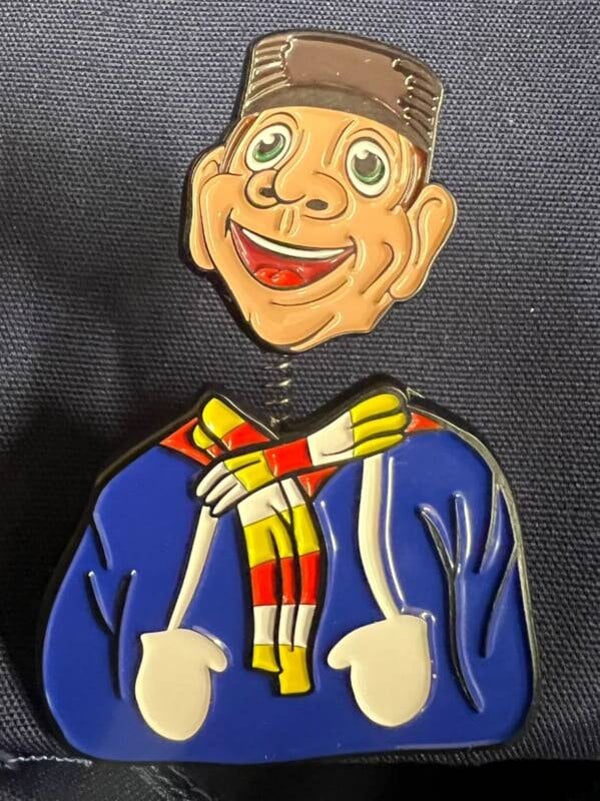 Pin Knillis shaking head