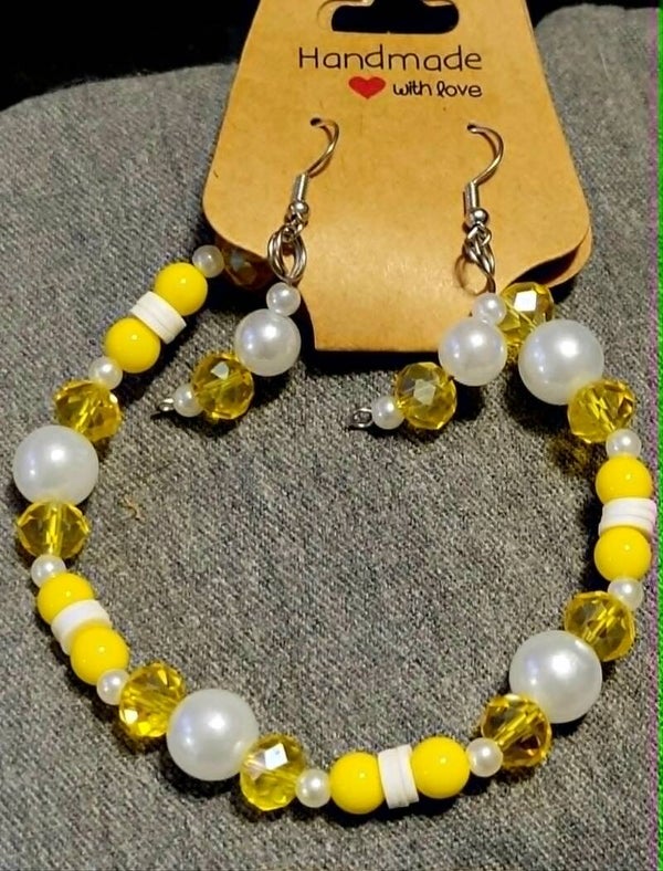 Yellow bracelet and earring set