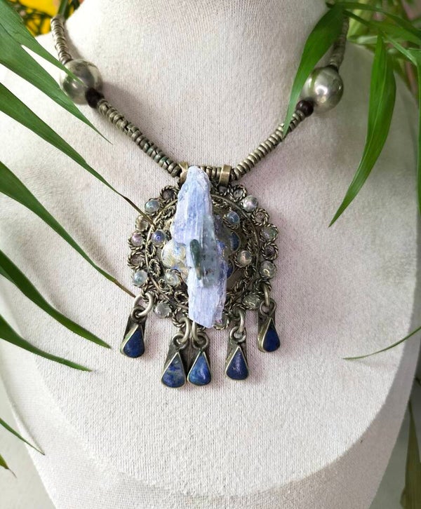 Blue oriental