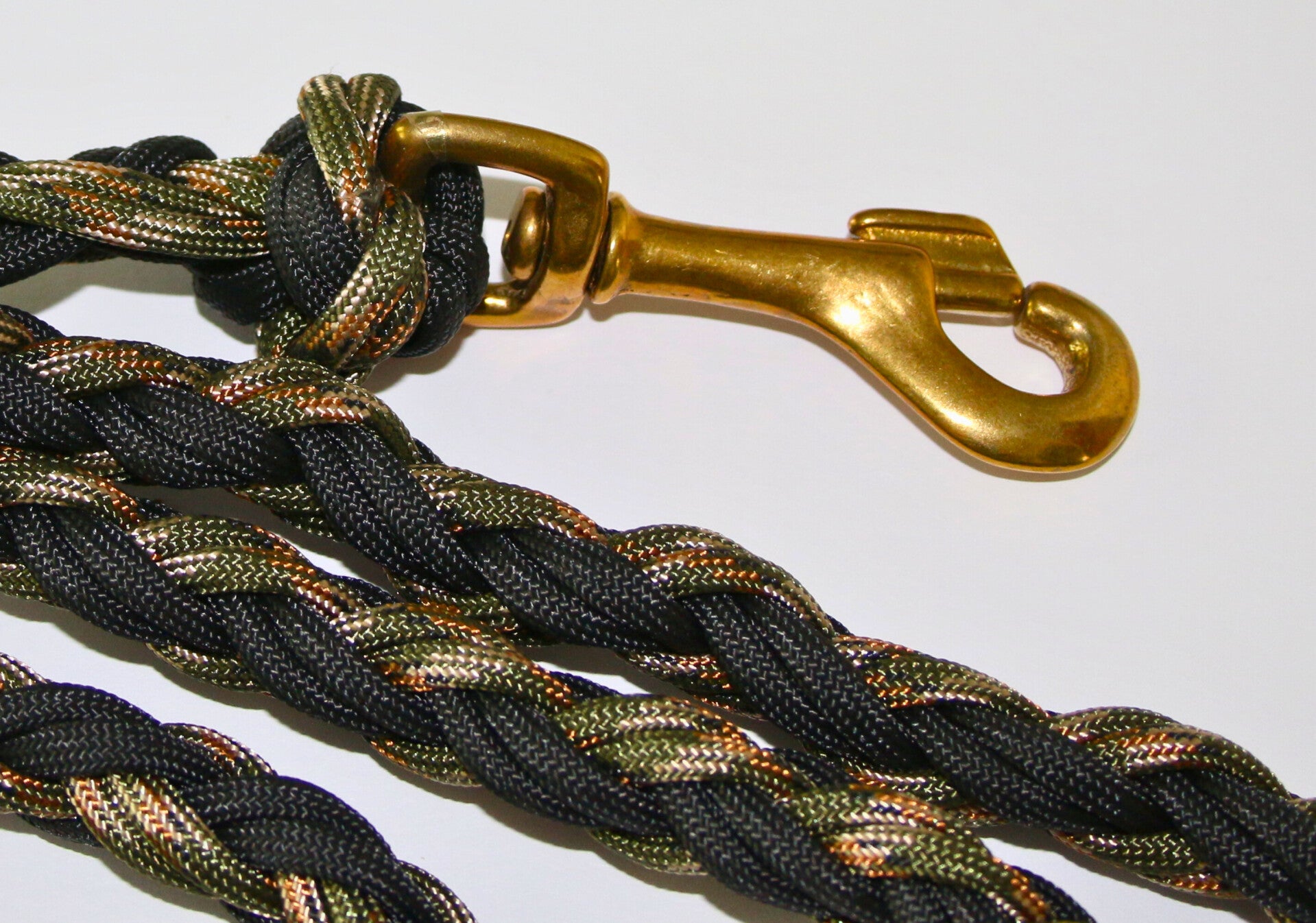 All Leashes include a Secure, 360 Swivel Snap Hook