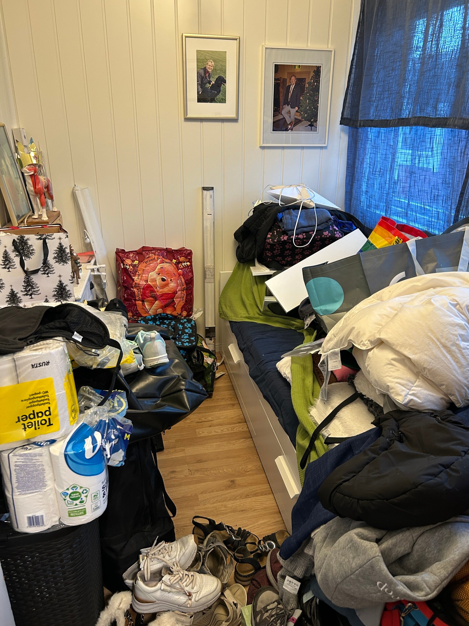  Rotete bord med skapinnhold, rydding og organisering hjemme, Langhus, Kolbotn, Ski.