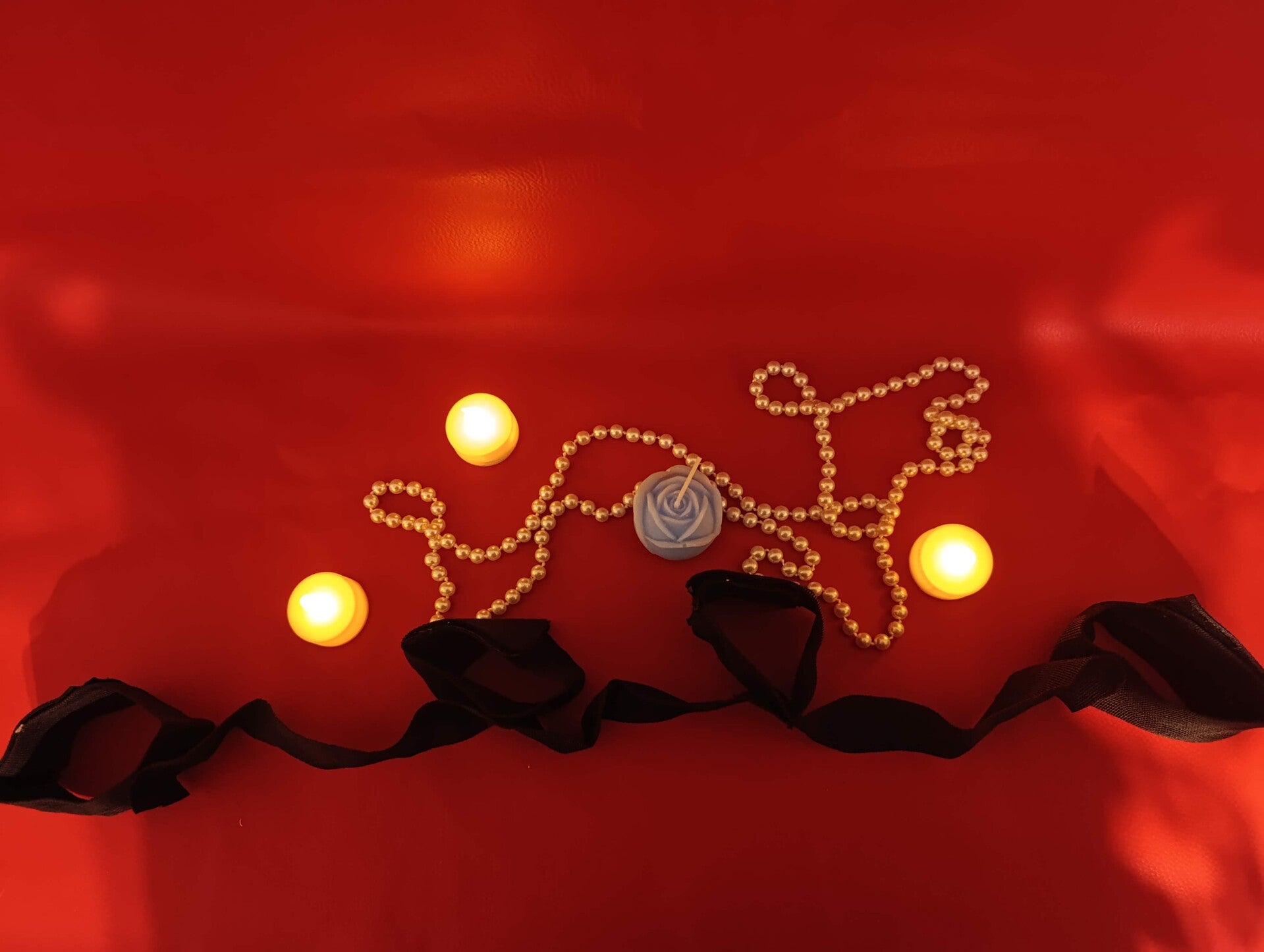 Menottes pieds mains