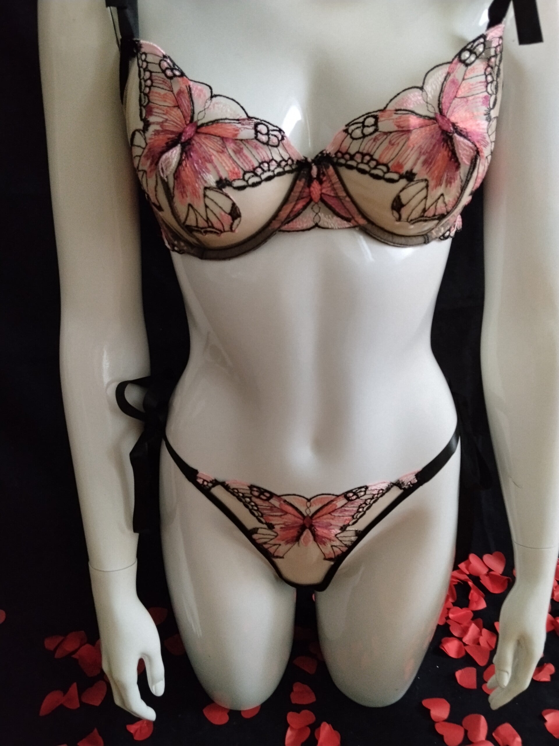 ensemble papillon dentelle