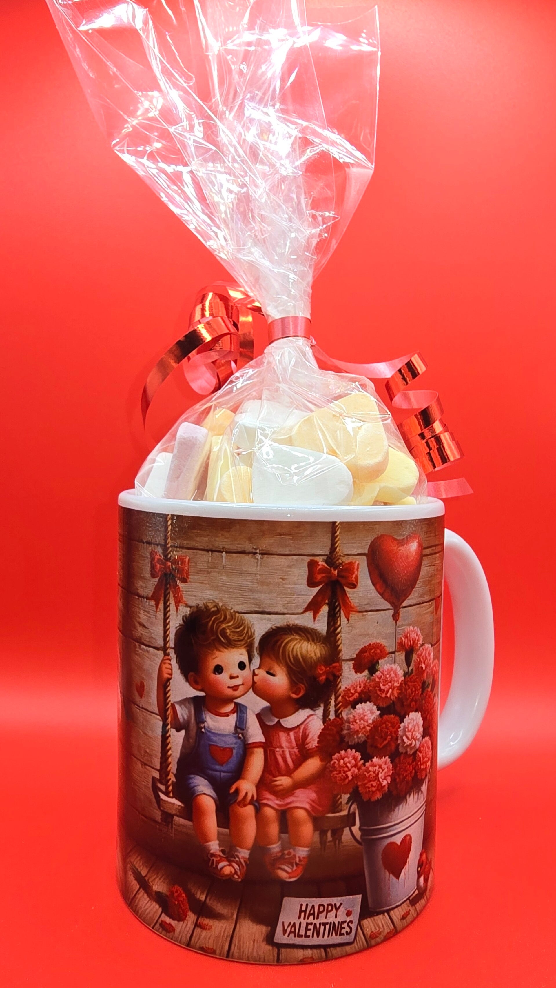 Gevulde mok voor je geliefde op Valentijnsdag.