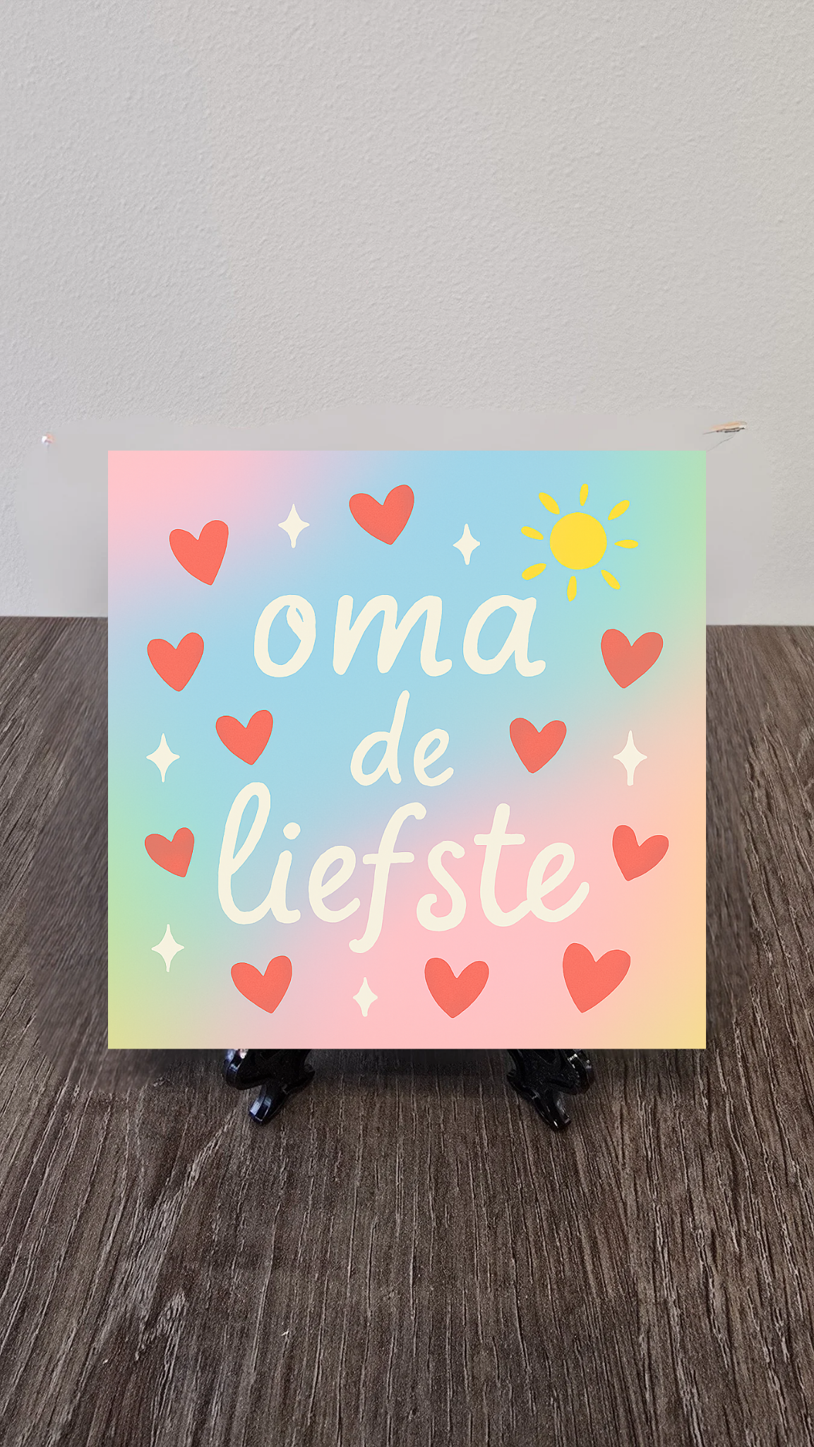 Tegel: oma de liefste.