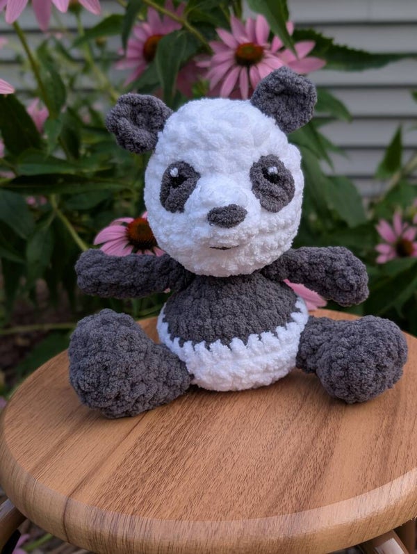 Panda Bear: Realistic Color Crochet Pattern