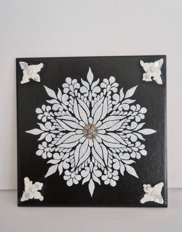 T-4 Tile black & white glitter