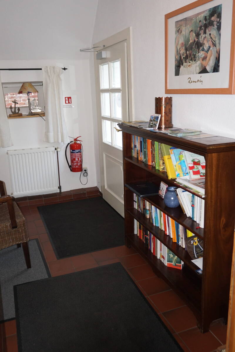 Eingangsflur für Fahrräder, Bibliothek, Waschmaschine Trockner