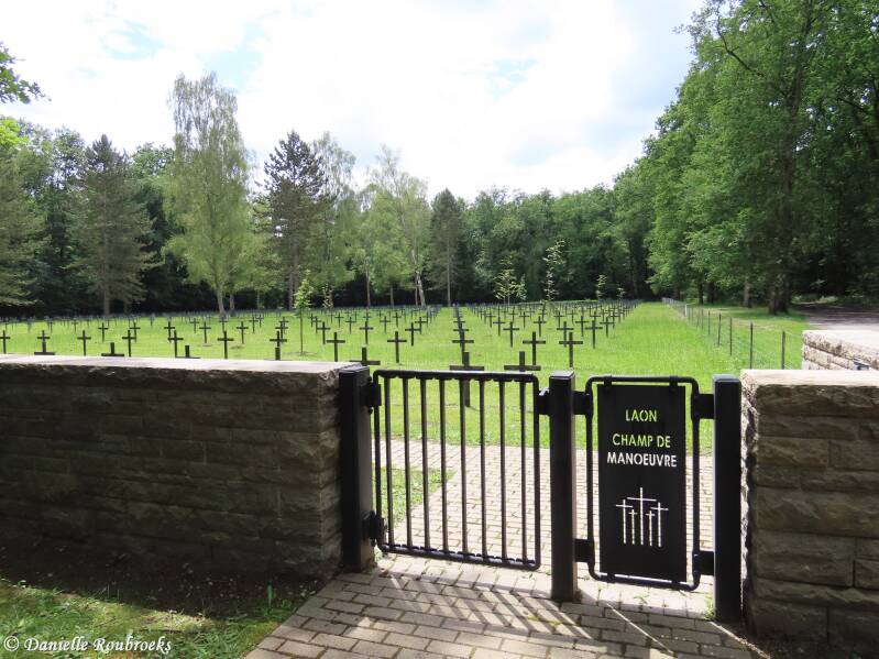 01-laon-champ-de-manoeuvre-d-woe12jun24-standard.jpg