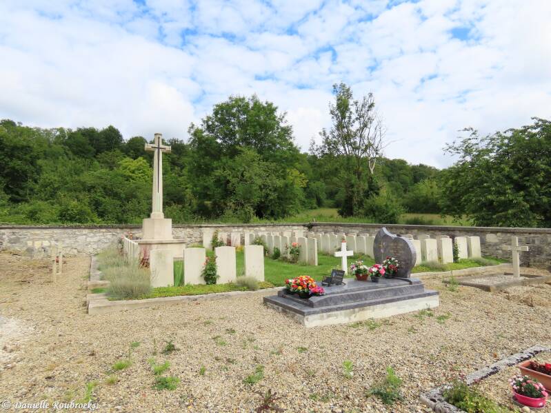 01-vendresse-churchyard-woe12jun24-standard.jpg